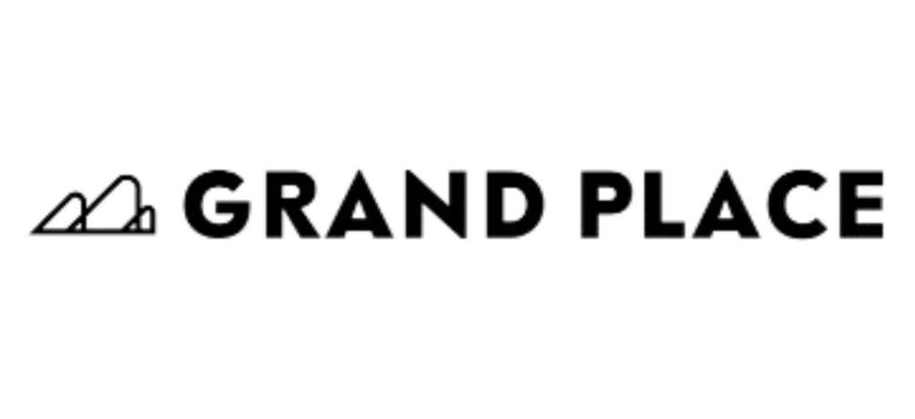 Point de collecte de seconde main dans le centre commercial Grand Place, avec un dépôt physique pour vêtements, livres, jouets, jeux vidéo et un service digital permettant de vendre également ses articles de seconde main. Les utilisateurs reçoivent une carte cadeau à utiliser dans les enseignes du centre.